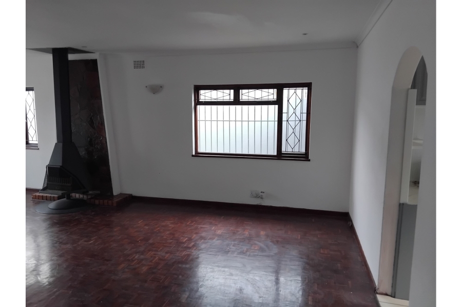 4 Bedroom Property for Sale in Zeekoevlei Western Cape